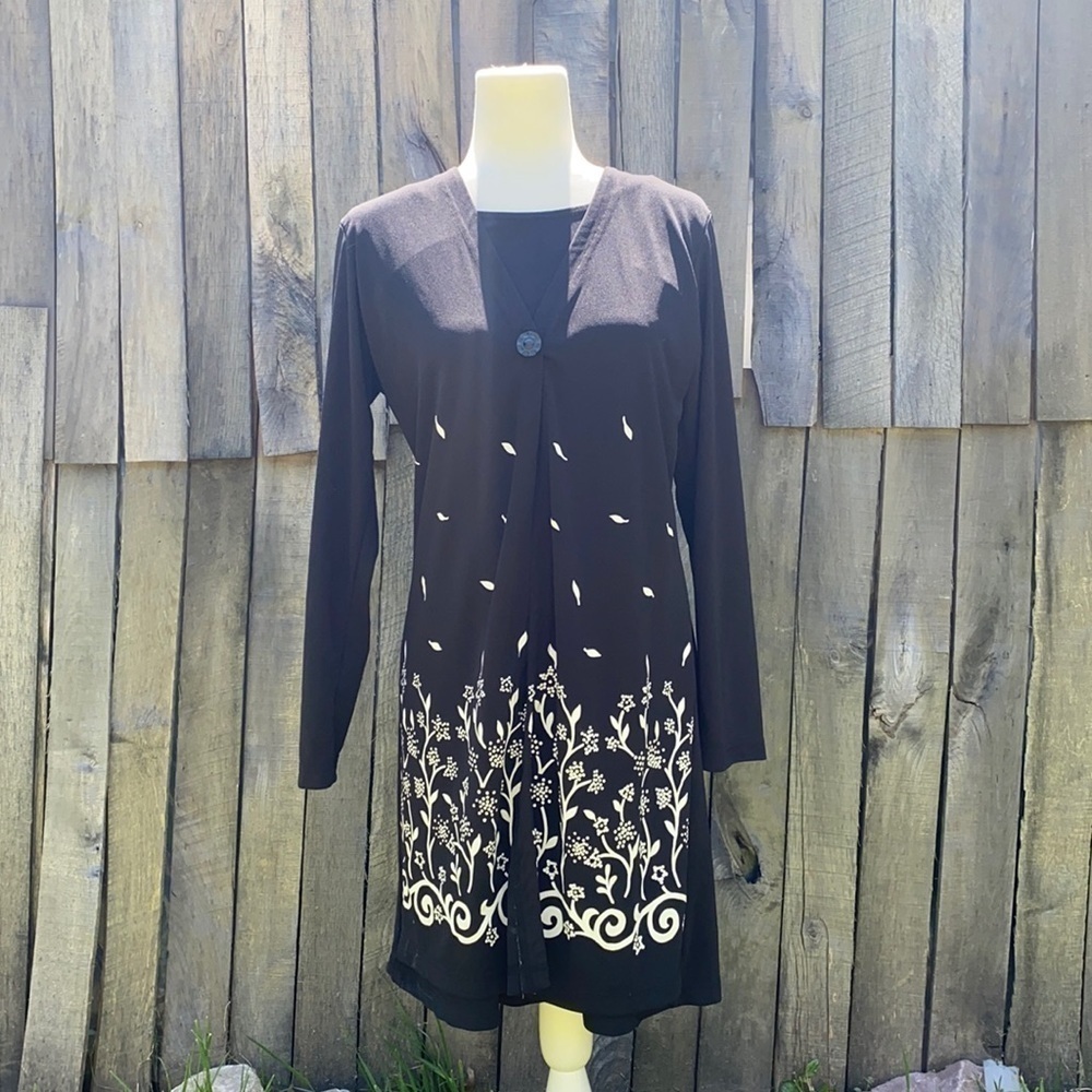 Style Studio Black floral dress size small